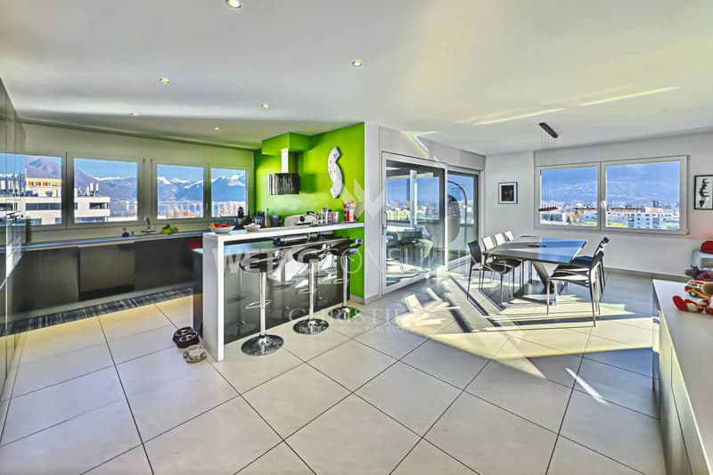 Modern penthouse apartment with lake view in central location in Locarno for sale (4)