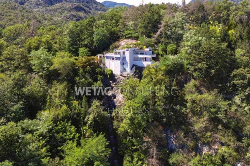 Losone: Belle villa à rénover en vente dans un environnement verdoyant (8)