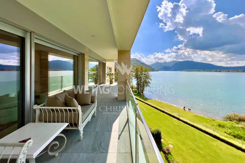 Lugano-Muzzano : Charmant penthouse à vendre, directement sur le lac & avec terrasse sur le toit, également possible en tant que deuxième résidence (2)