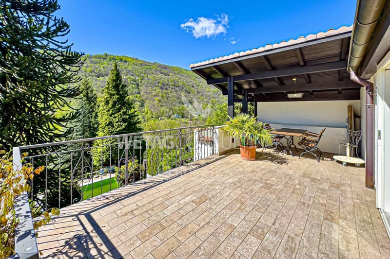 À vendre à Lugano-Odogno une charmante villa avec piscine, un bâtiment annexe indépendant & un petit appartement (10)