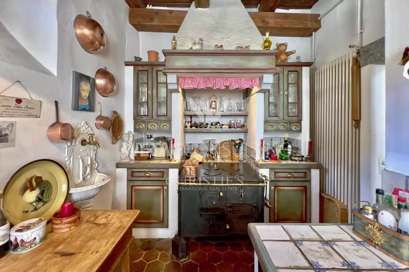 Lago Maggiore: Villa storica impressionante in vendita a Golino (8)