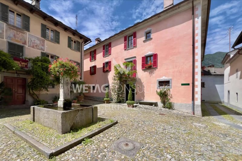 Lago Maggiore: Villa storica impressionante in vendita a Golino (2)