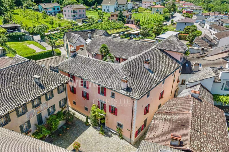 Lago Maggiore: Villa storica impressionante in vendita a Golino (1)