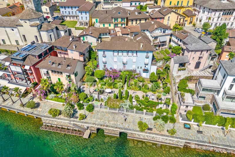 Elegante appartamento completamente ristrutturato in vendita nel cuore del centro storico di Brissago (11)