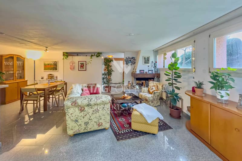 Lugano-Curio : villa élégante avec piscine intérieure, dépendance indépendante pour les invités & possibilité d'une résidence secondaire à vendre (12)
