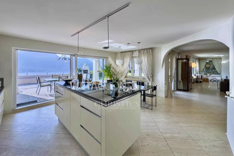 Lugano-Figino: Elegante Villa mit traumhafter Aussicht auf den Luganersee & Indoor-Pool zu verkaufen (3)