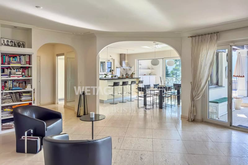 Lugano-Figino: Elegante Villa mit traumhafter Aussicht auf den Luganersee & Indoor-Pool zu verkaufen (7)