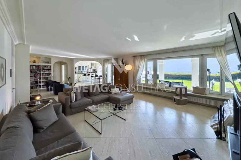 Lugano-Figino: Elegante Villa mit traumhafter Aussicht auf den Luganersee & Indoor-Pool zu verkaufen (4)