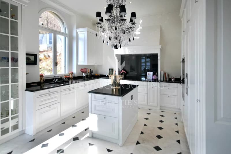 Historic Art Nouveau villa in Curio with pool & beautifully landscaped garden for sale (5)
