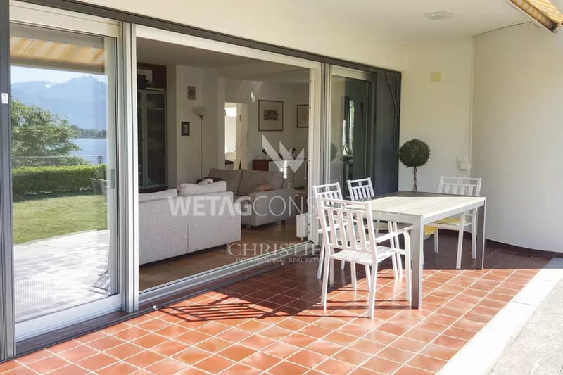 Villa elegante con giardino in posizione esclusiva direttamente sulla passeggiata lacustre del Lago Maggiore in vendita (8)