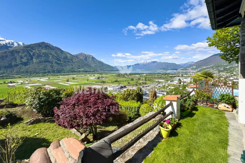 Riazzino?Lavertezzo: Villa mediterranea con grande giardino e piscina esterna in vendita (3)