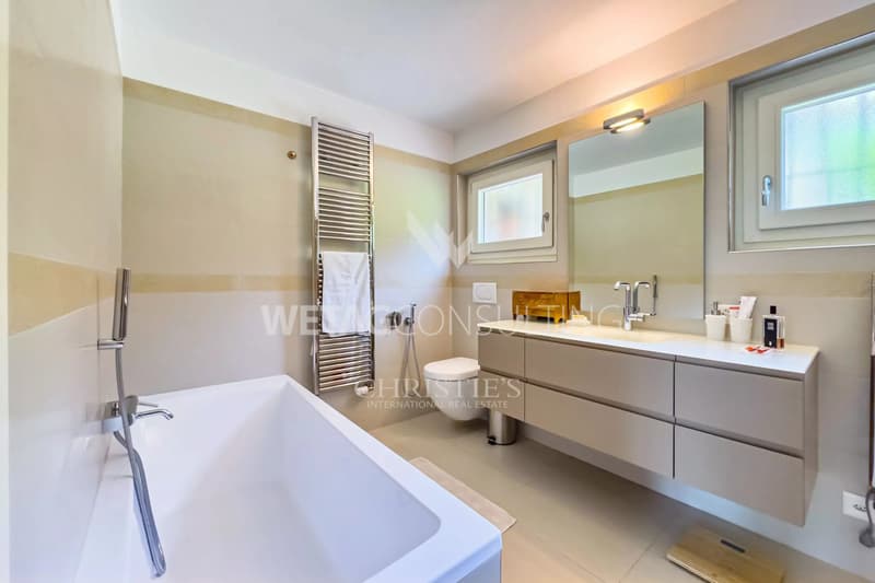 Propriété spacieuse dans le vert avec villa principale, maison d'hôtes et grotte indépendante, à vendre à Rivera-Monteceneri (8)
