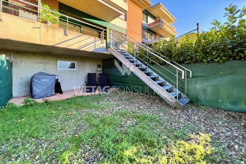 Cozy apartment in Montagnola with lake view &amp; private garden for sale (12)