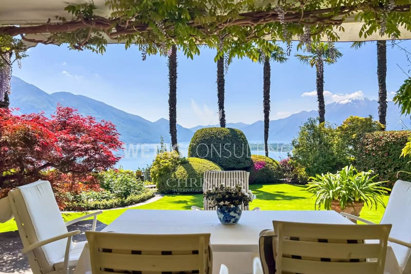 Villa mediterranea con vista spettacolare sul Lago Maggiore, ideale anche come residenza di vacanza, in vendita a Minusio (4)