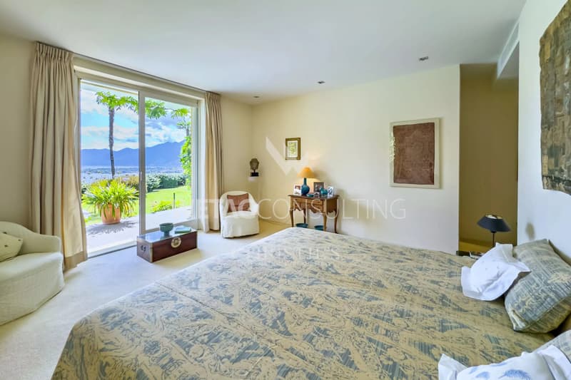 Villa mediterranea con vista spettacolare sul Lago Maggiore, ideale anche come residenza di vacanza, in vendita a Minusio (7)