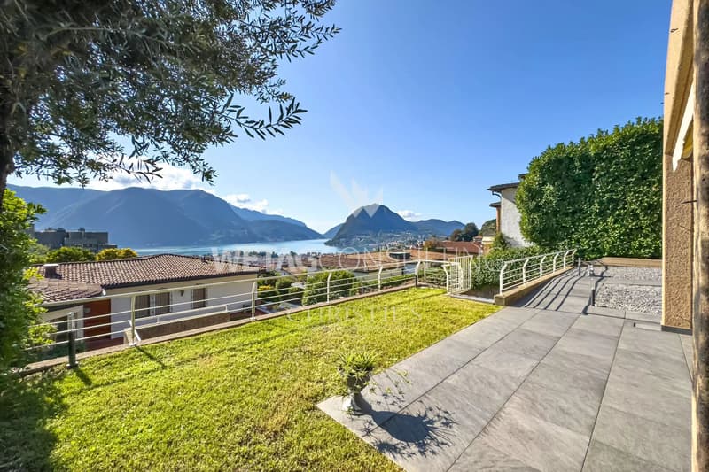 À Lugano : Villa en rangée élégante avec jardin privé &amp; vue sur le lac, à vendre, également utilisable comme résidence secondaire (1)