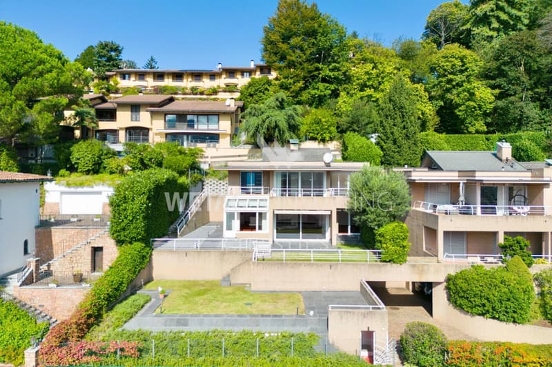 À Lugano : Villa en rangée élégante avec jardin privé &amp; vue sur le lac, à vendre, également utilisable comme résidence secondaire (2)