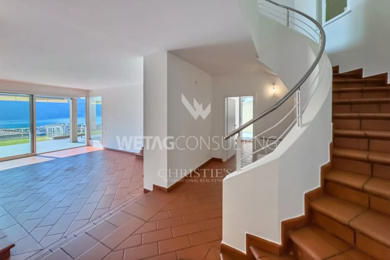 À Lugano : Villa en rangée élégante avec jardin privé &amp; vue sur le lac, à vendre, également utilisable comme résidence secondaire (11)