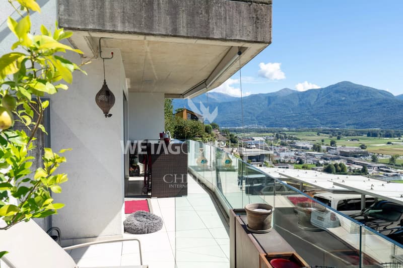 Modern and bright apartment with large terrace, ideal also as a second home, for sale in Gordola (9)