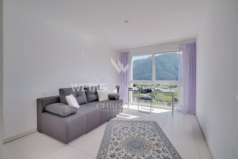 Gordola: Comfortable & Modern Apartment with Covered Terrace for Sale (9)