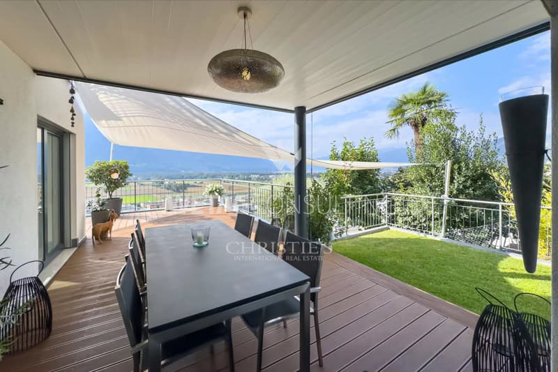 Villa moderna con ampie terrazze, vista panoramica & giardino in vendita a Gordola (12)