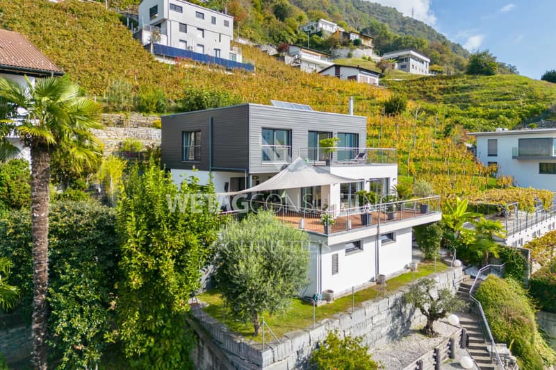 Villa moderna con ampie terrazze, vista panoramica & giardino in vendita a Gordola (1)