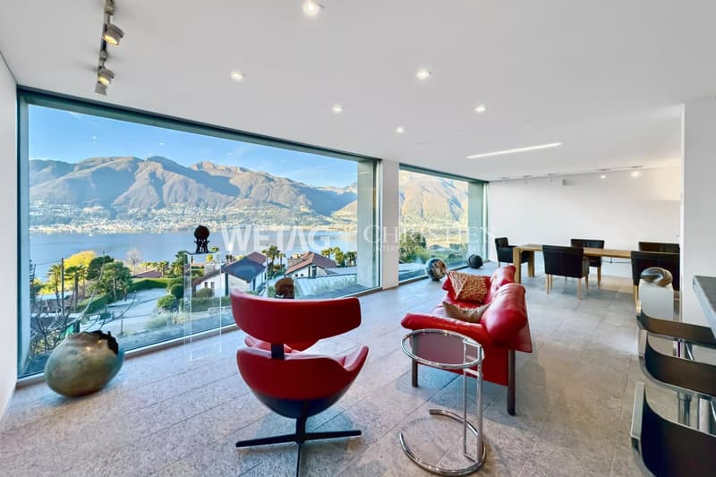 Exklusive Villa mit Panoramablick, grosszügigen Terrassen & Aussenpool im Gambarogno zu verkaufen (1)