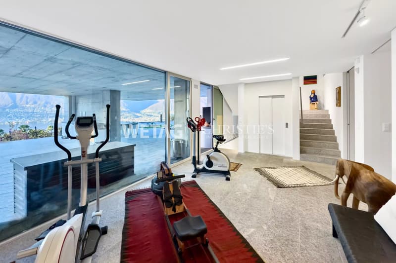 Exklusive Villa mit Panoramablick, grosszügigen Terrassen & Aussenpool im Gambarogno zu verkaufen (12)