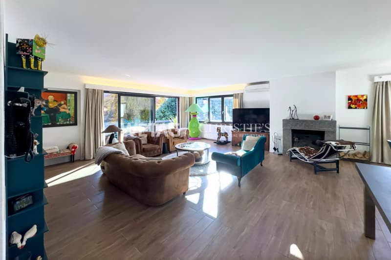 Elegante casa multifamiliare con piscina esterna in posizione strategica ad Ascona in vendita (3)