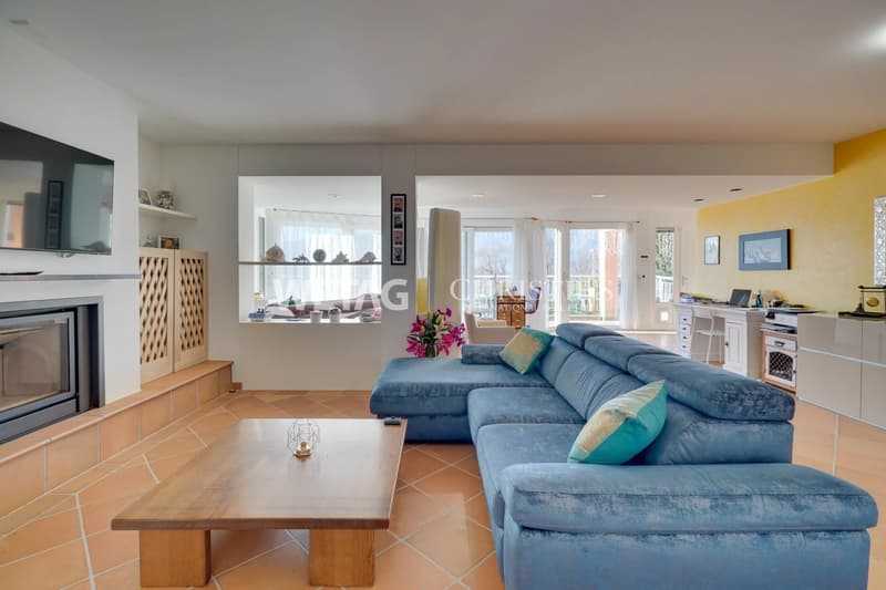 Villa élégante à Lugano-Villa Luganese à vendre : Espaces généreux, jardin plat, piscine extérieure & salle de fitness (3)
