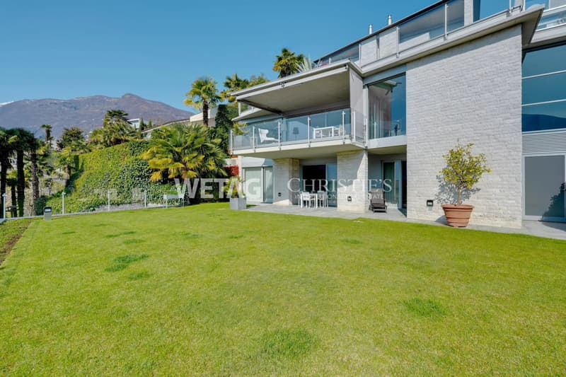 Appartamento duplex di lusso con giardino privato & vista mozzafiato in vendita ad Ascona (13)