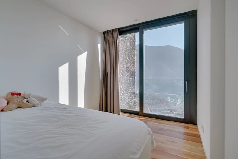 Appartamento duplex design con giardino privato & vista lago a Canobbio in vendita, anche ideale come seconda casa (10)