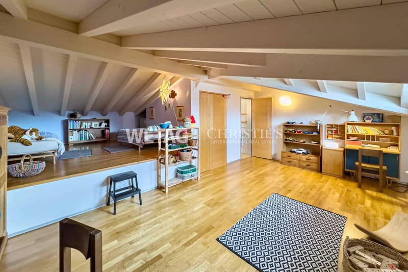 Elegante Villa in Lugano-Vaglio mit zwei Gästehäusern & Aussenpool zu verkaufen (9)