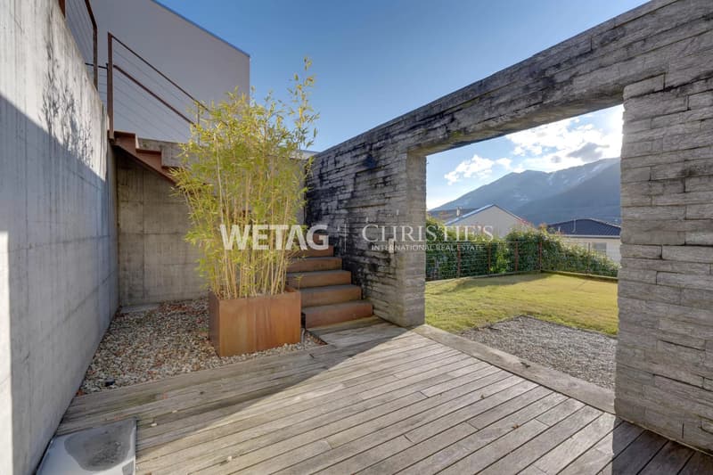 Villa moderne avec terrasses spacieuses & jardin à vendre à Bironico (10)