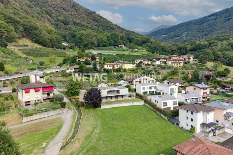 Moderne Villa mit grosszügigen Terrassen & Garten zum Verkauf in Bironico (13)