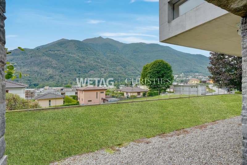 Moderne Villa mit grosszügigen Terrassen & Garten zum Verkauf in Bironico (11)