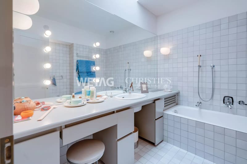 Elegant penthouse apartment in Lugano-Porza with private garden & view of Lake Lugano ? Second home possible (11)