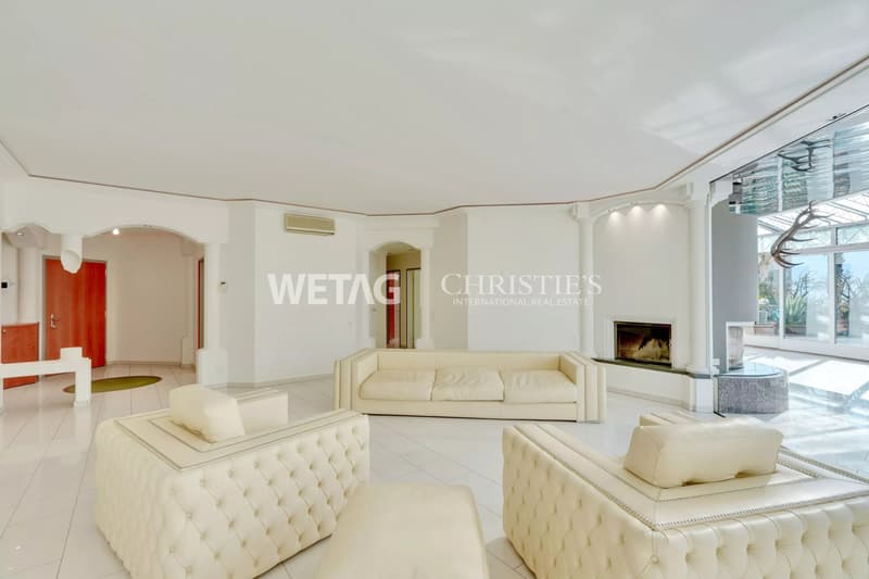 Muralto: Modern, bright apartment with large terrace & elegant glass architecture for sale (9)
