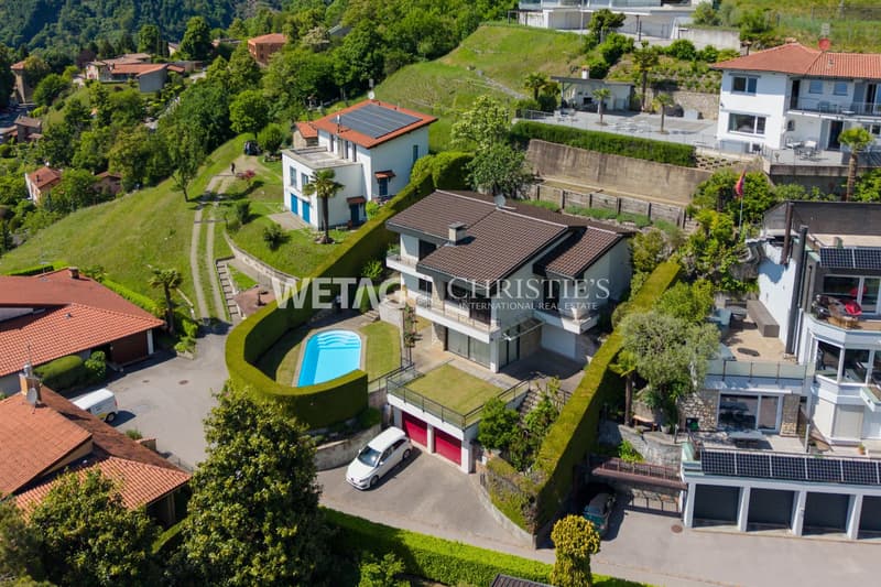 Lugano/Rovio: Villa with pool & magnificent, open view of Lake Lugano for sale, ideal also as a second home (12)
