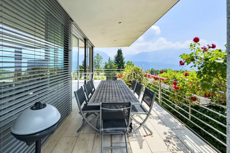 Lugano-Carona: modern villa in Carona with a view of Lake Lugano, nestled in greenery with privacy (10)