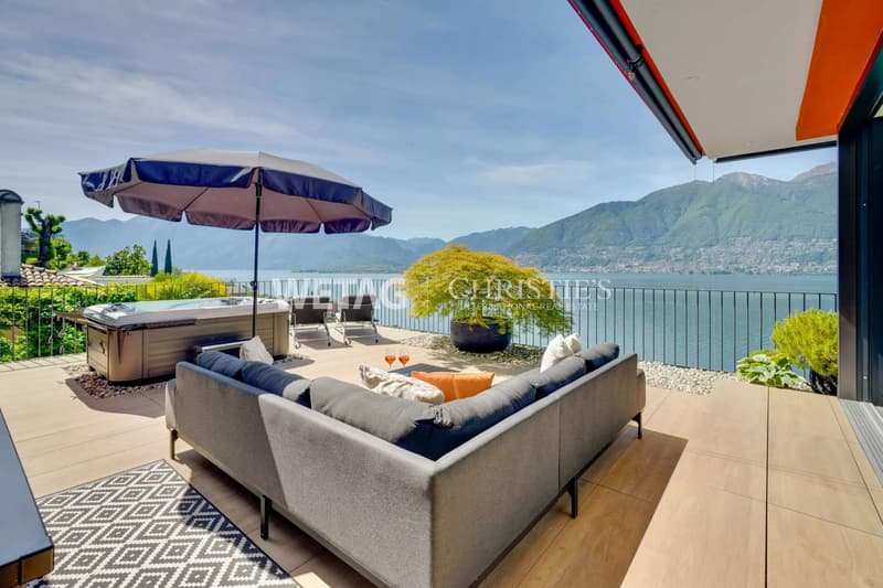 Villa moderne avec terrasses et vue spectaculaire sur le lac à Vira Gambarogno à vendre (1)