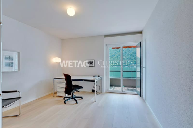 Appartamento penthouse in vendita direttamente sul lago a Lugano-Maroggia con piscina interna/esterna, posti barca e seconda casa (8)