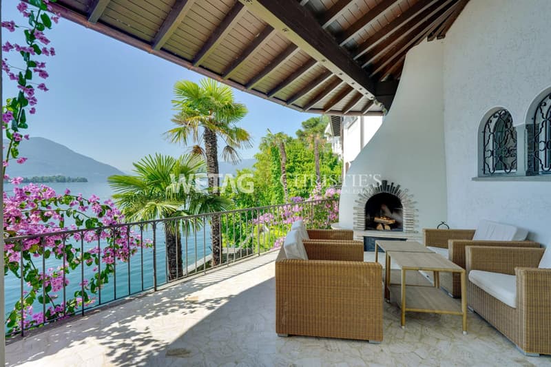 Porto Ronco: Exclusive villa in Mediterranean style directly on the lake with boat moorings, ideal also as a holiday residence for sale (2)
