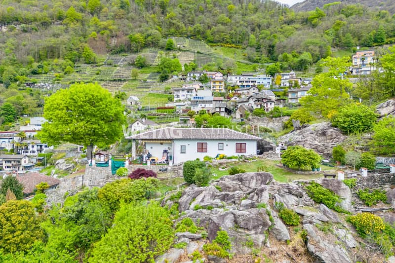 Riazzino?Lavertezzo: Mediterranean Villa with large garden & outdoor pool for sale (12)