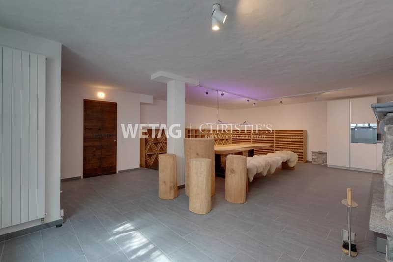 Exklusive & moderne Luxusvilla mit Aussenpool in privilegierter Lage zum Verkauf in Ascona (12)