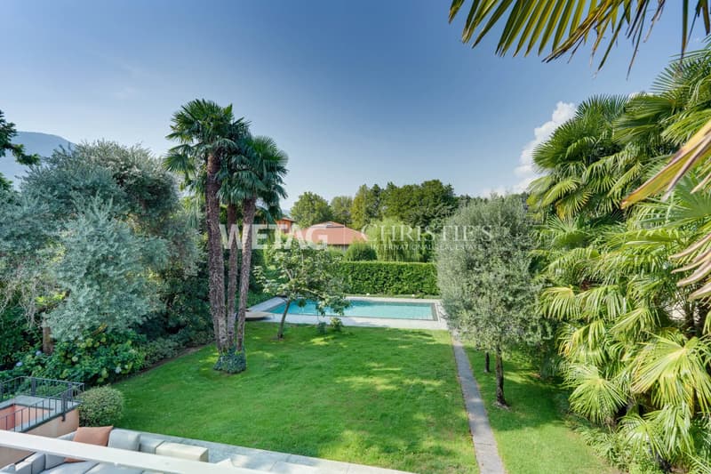 Exklusive & moderne Luxusvilla mit Aussenpool in privilegierter Lage zum Verkauf in Ascona (2)