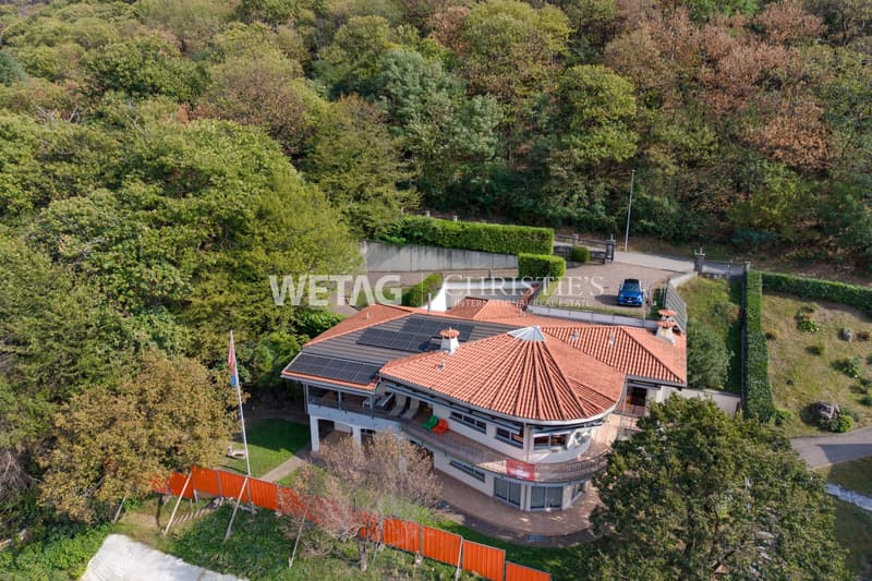 Elegante Villa zum Verkauf in Lugano-Vezia mit Innenpool & Grottino, 2022 vollständig renoviert ? Zweitwohnsitz möglich (1)