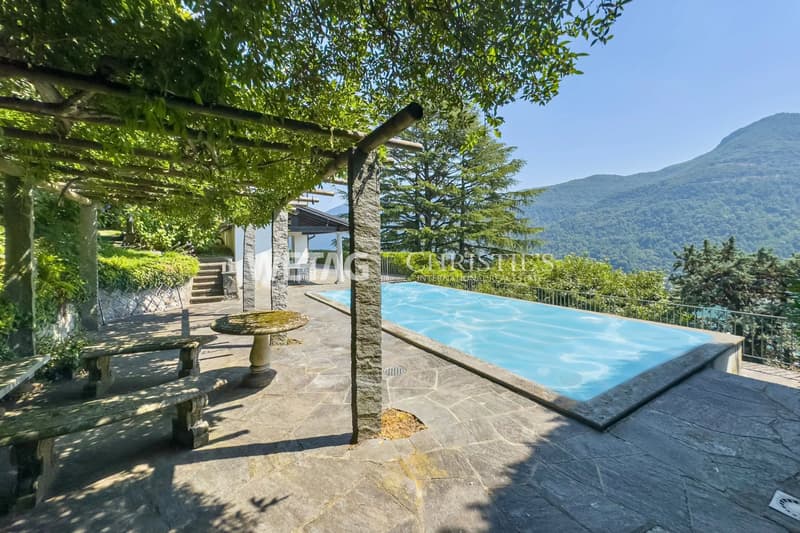 Mediterranes Flair am Luganersee: Elegante Villa mit Pool & Seeblick zu verkaufen, auch als Zweitwohnsitz möglich (4)