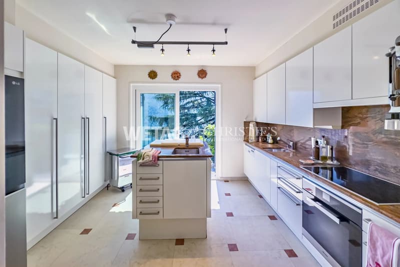 Mediterranes Flair am Luganersee: Elegante Villa mit Pool & Seeblick zu verkaufen, auch als Zweitwohnsitz möglich (7)