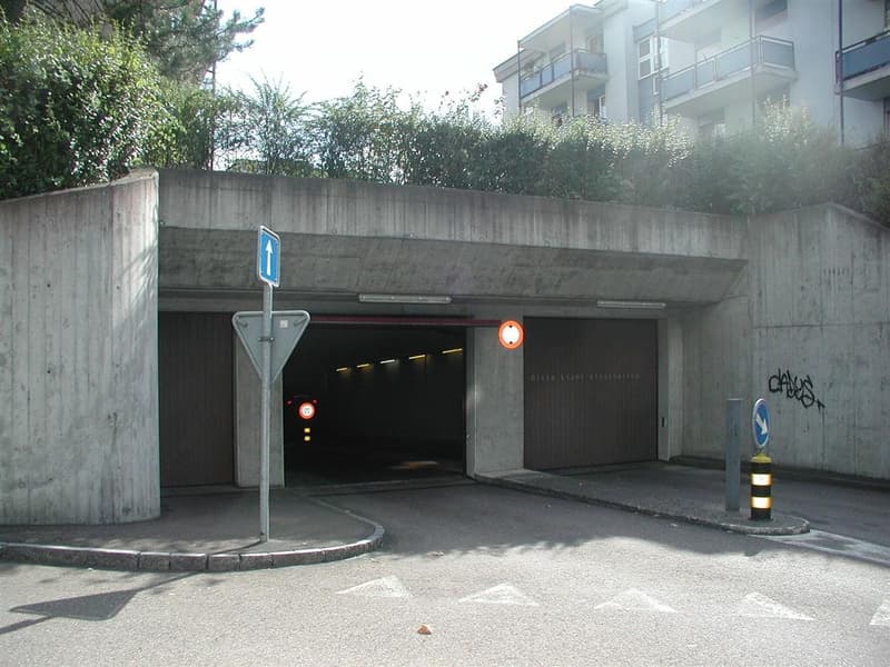 Posto auto in garage sotterraneo (2)